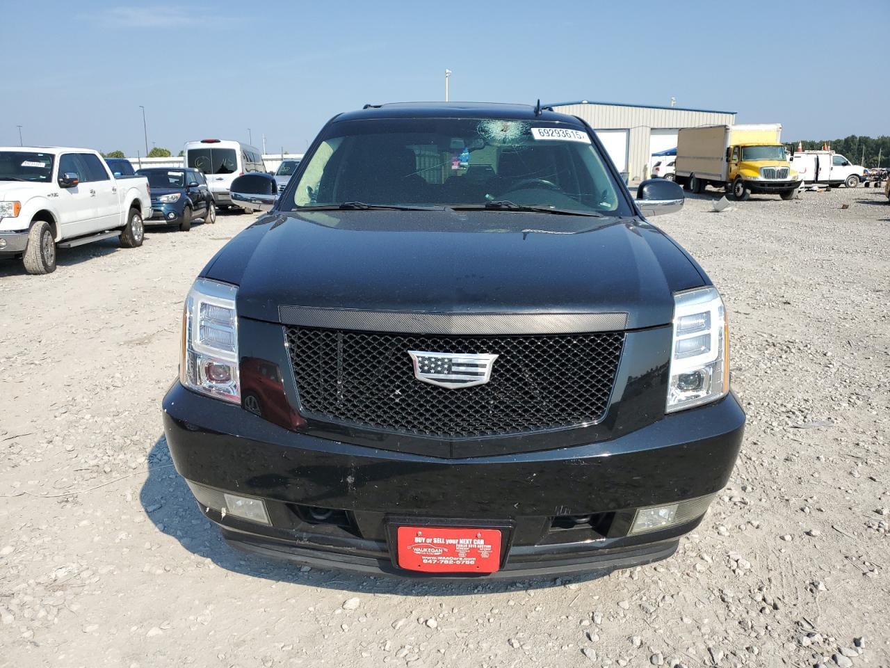 2012 Cadillac Escalade Luxury - Image 5