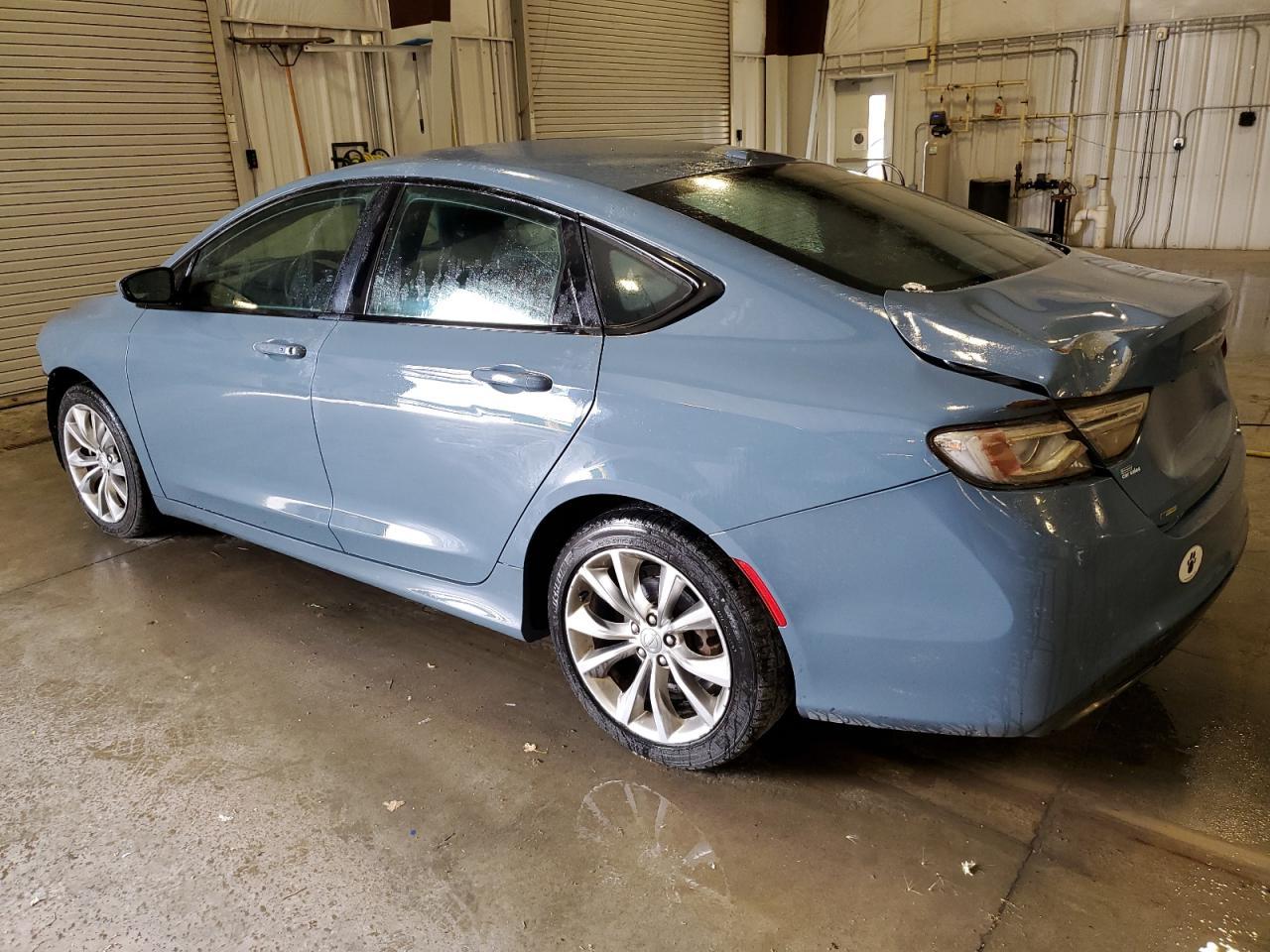 2015 Chrysler 200 S - Фото 2