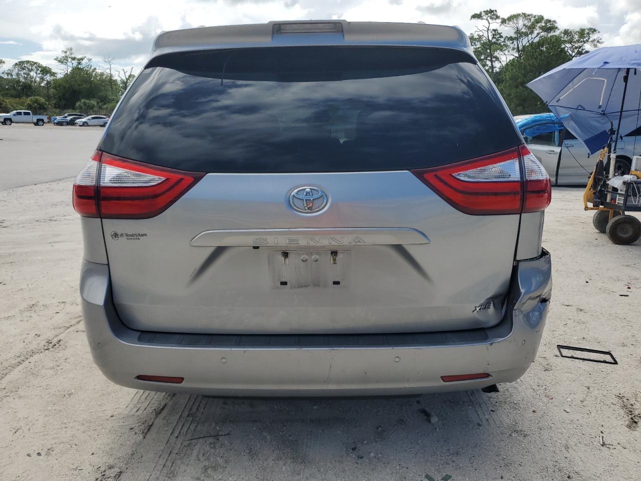 2018 Toyota Sienna Xle - Фото 6