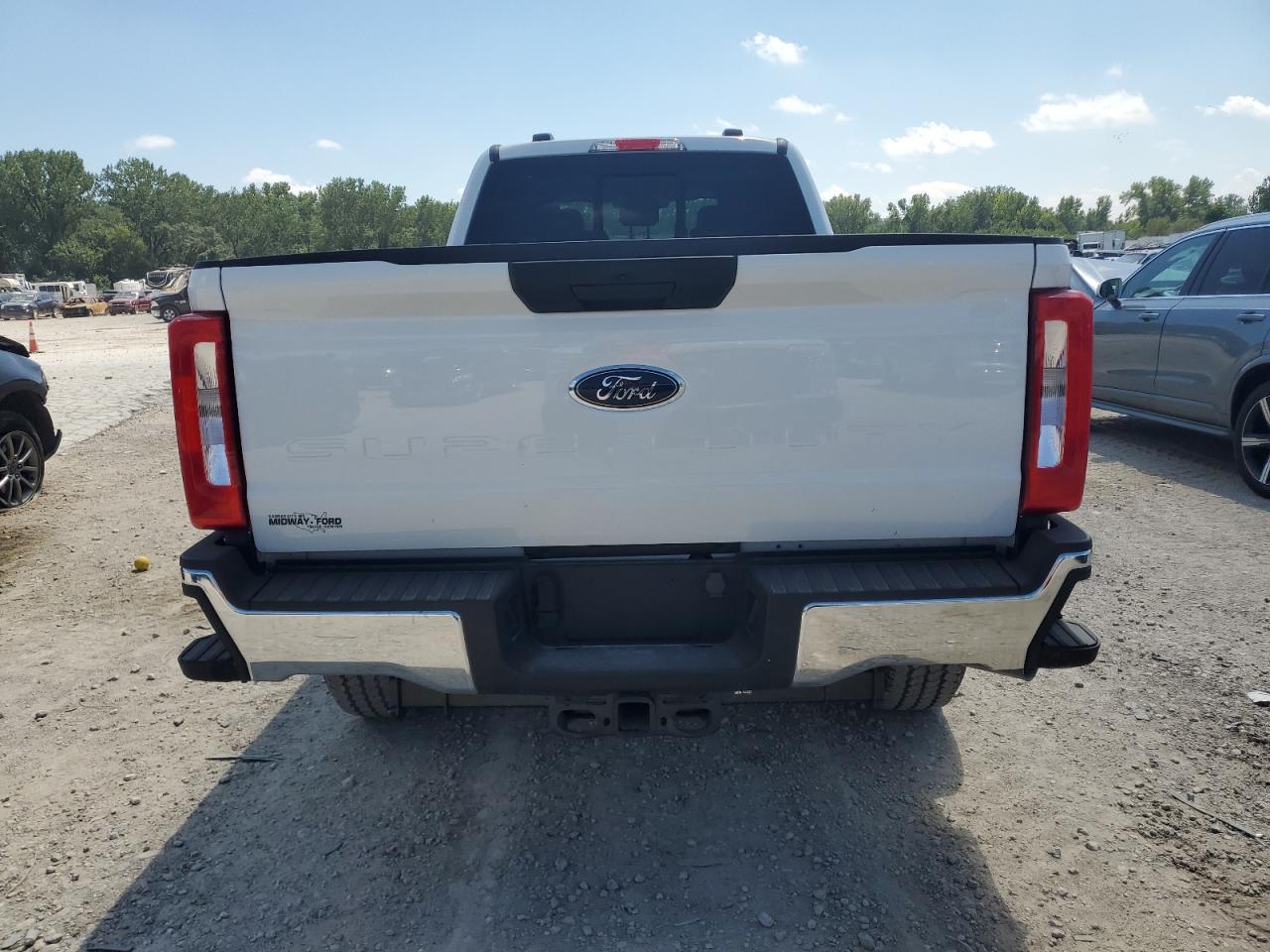 2024 Ford F350 Super Duty - Фото 6