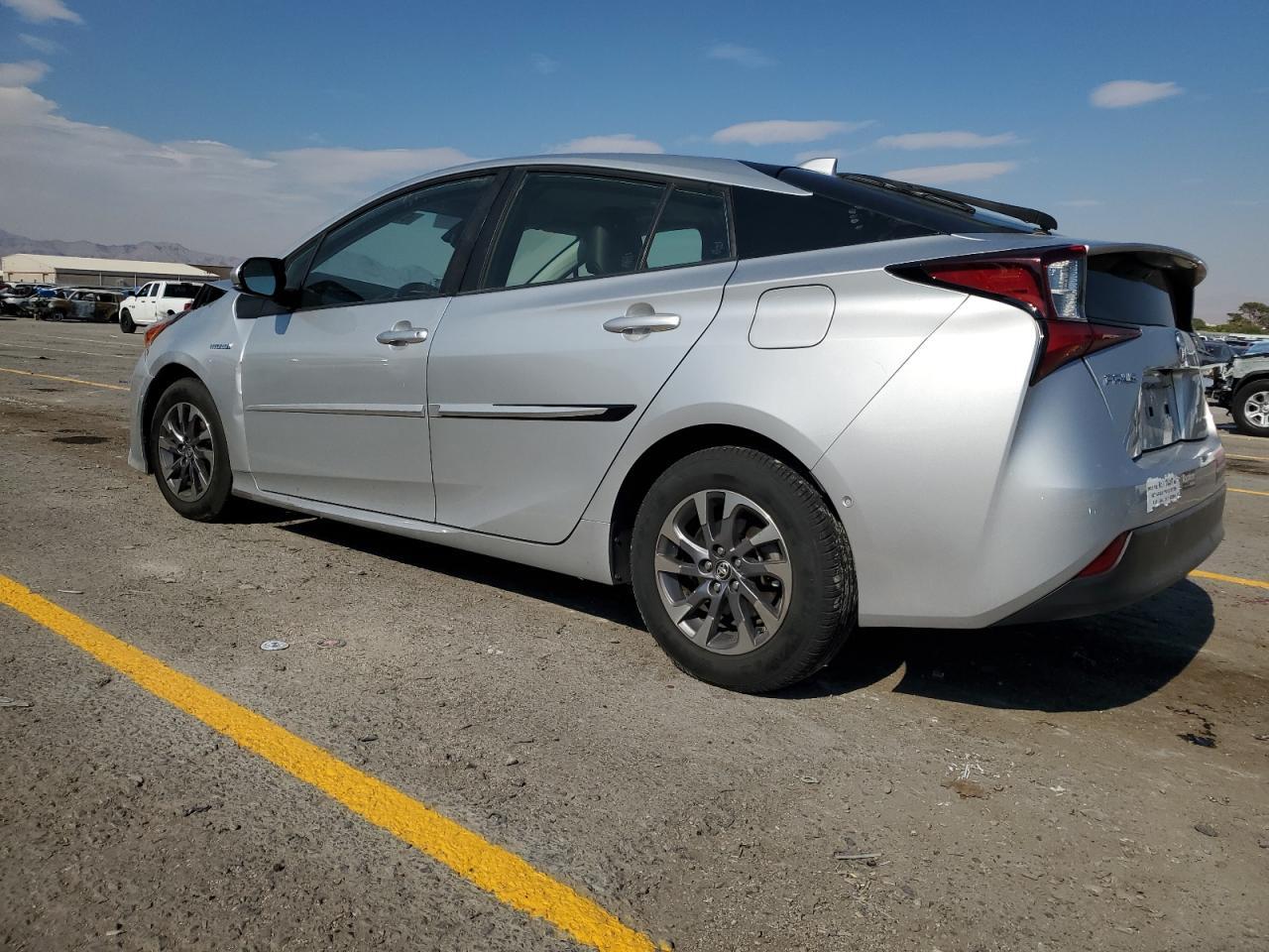 2019 Toyota Prius - Image 2