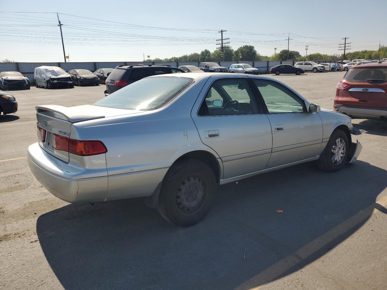 2000 Toyota Camry Ce - Image 3