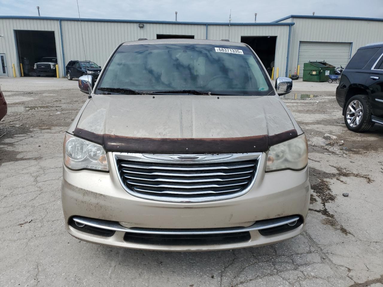 2013 Chrysler Town & Country Touring L - Фото 5