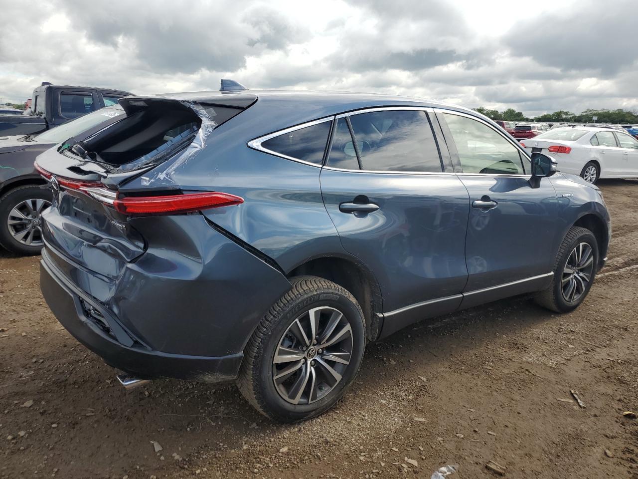 2021 Toyota Venza Le - Image 3