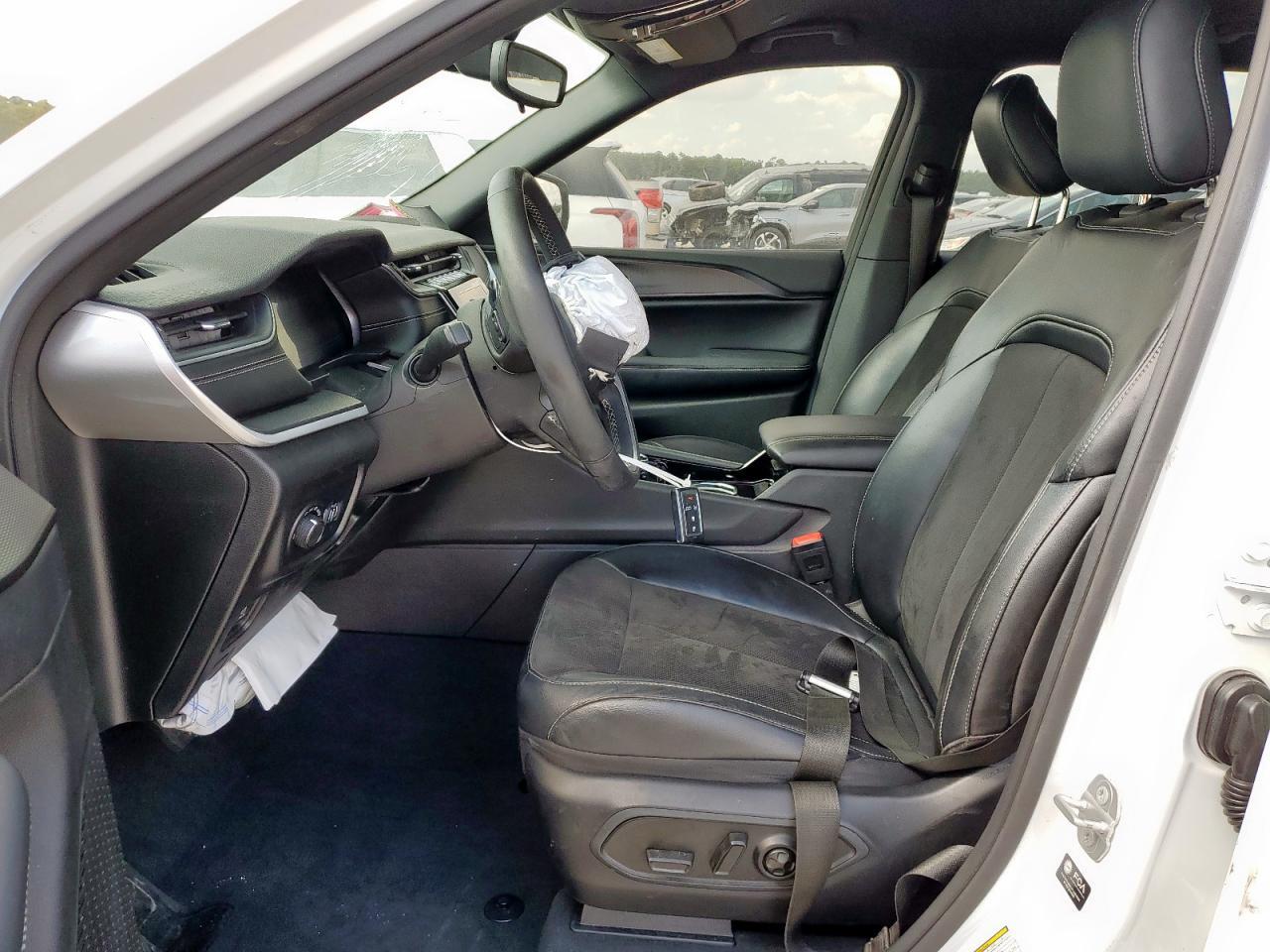 2023 Jeep Grand Cherokee L Laredo - Фото 7