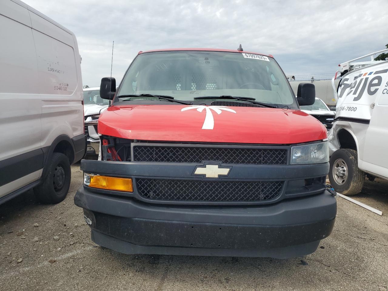 2023 Chevrolet Express G2500 - Фото 5