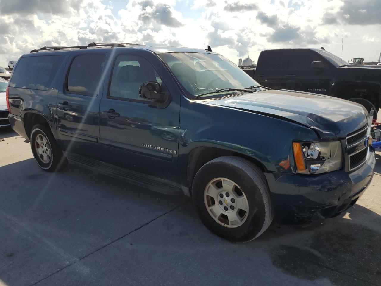 2007 Chevrolet Suburban C1500 - Фото 4