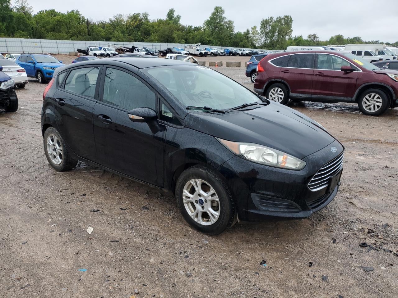 2016 Ford Fiesta Se - Фото 4