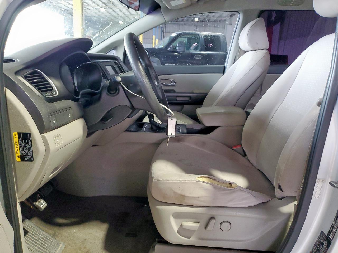 2016 Kia Sedona Lx - Image 7