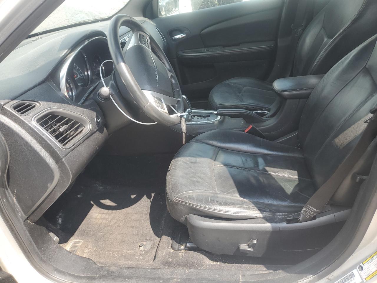 2012 Chrysler 200 Limited - Image 7