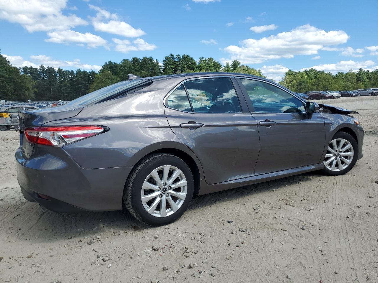 2019 Toyota Camry L - Фото 3