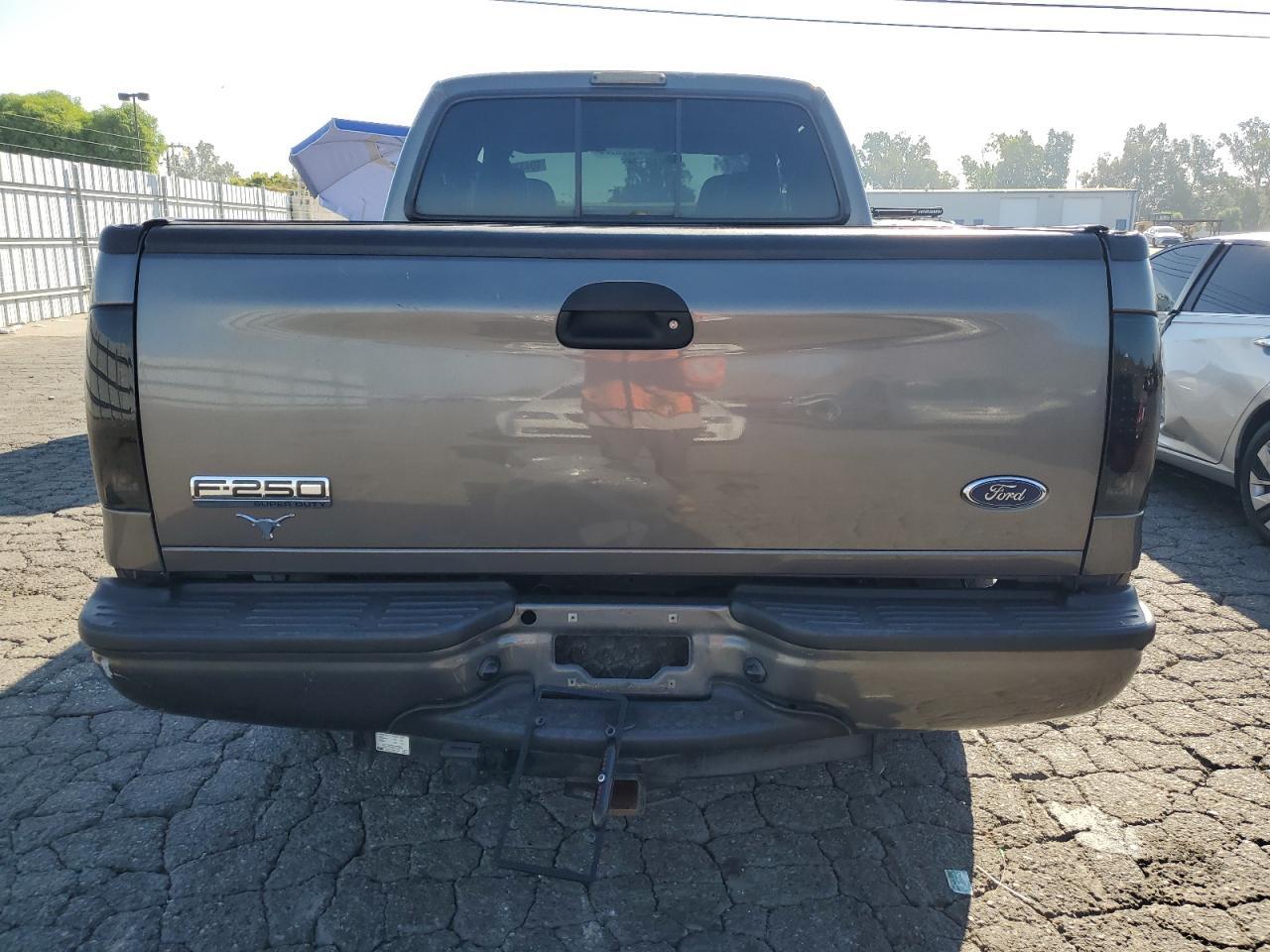 2005 Ford F250 Super Duty - Image 6