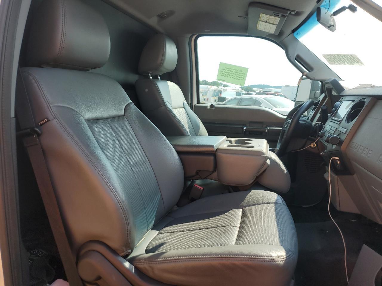 2016 Ford F550 Super Duty - Image 5