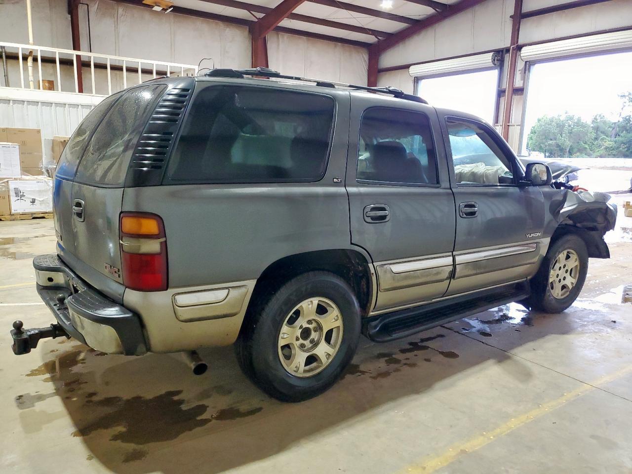2000 GMC Yukon - Image 3