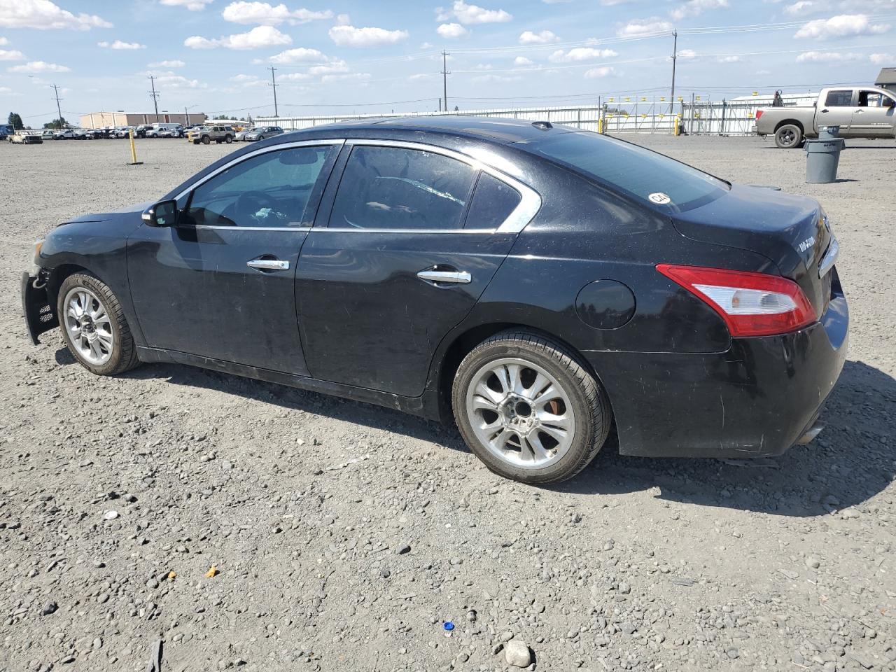 2010 Nissan Maxima S - Image 2