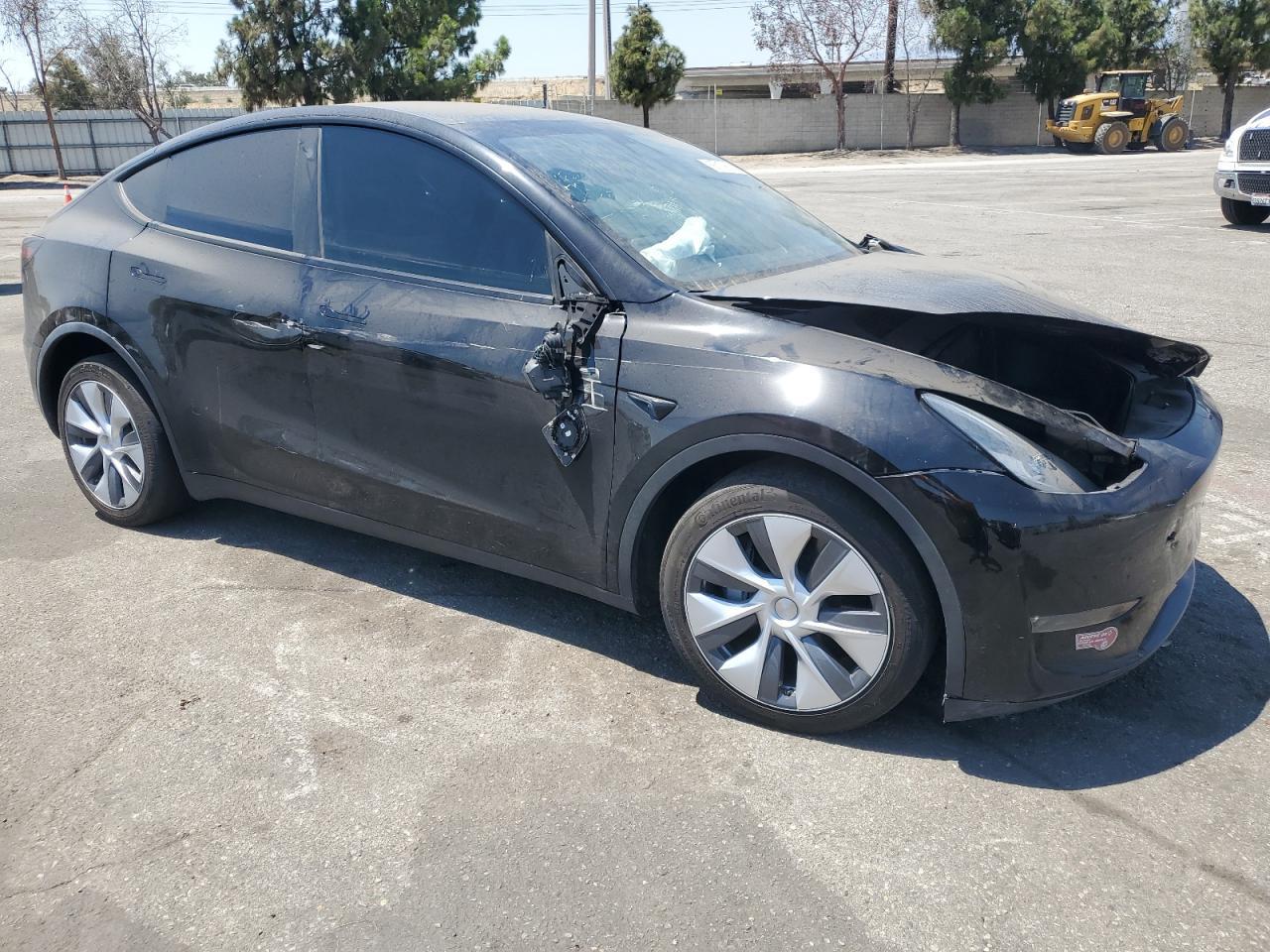 2023 Tesla Model Y - Image 4