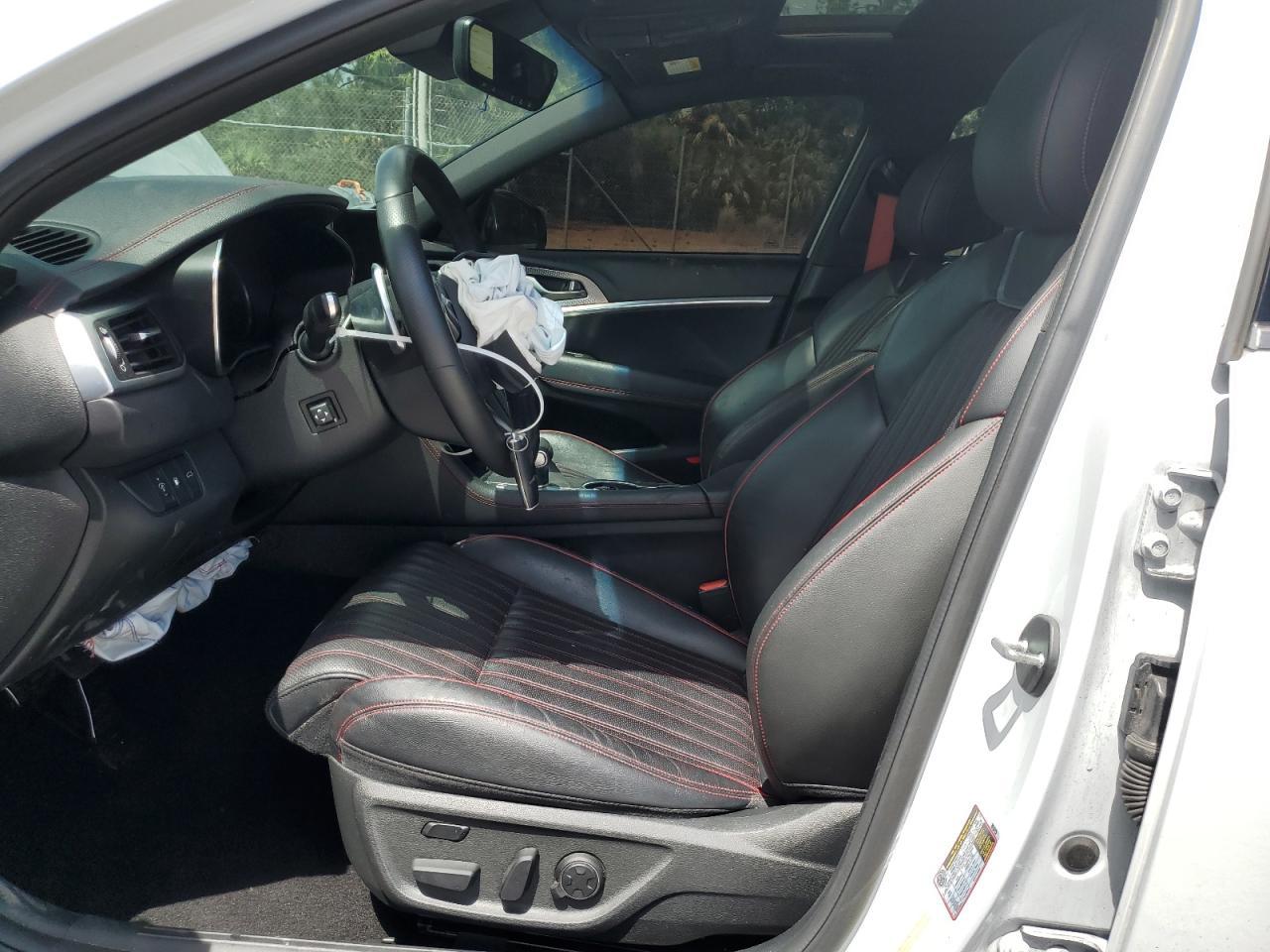 2022 Genesis G70 Base - Image 7