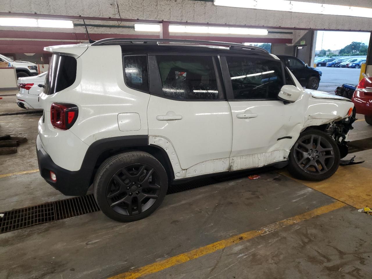 2020 Jeep Renegade Latitude - Image 3