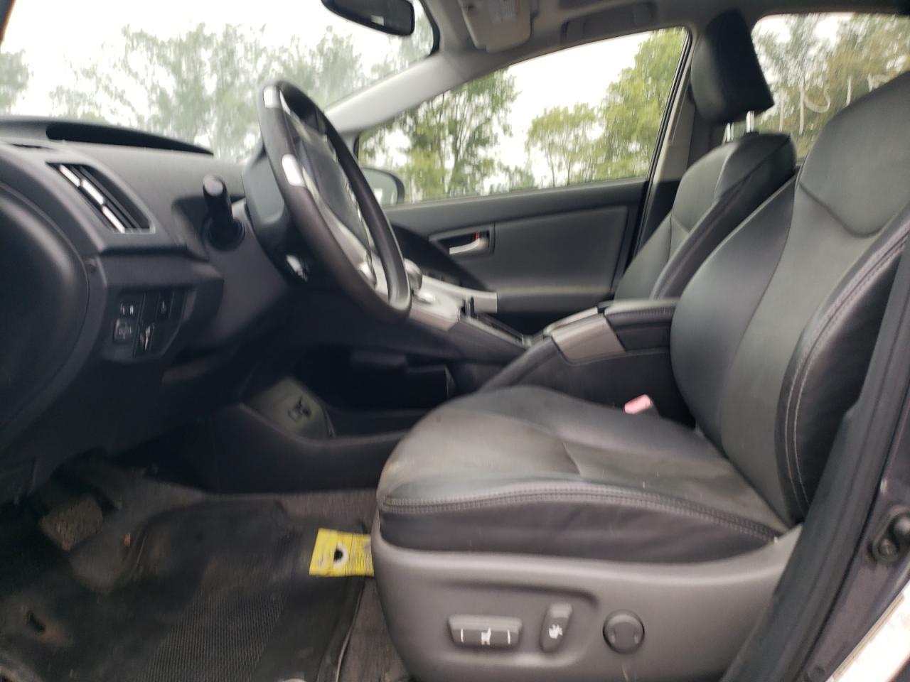 2013 Toyota Prius - Image 7
