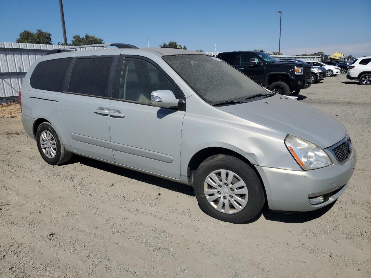 2014 Kia Sedona Lx - Image 4