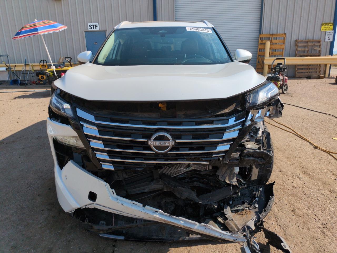 2024 Nissan Rogue Platinum - Image 5