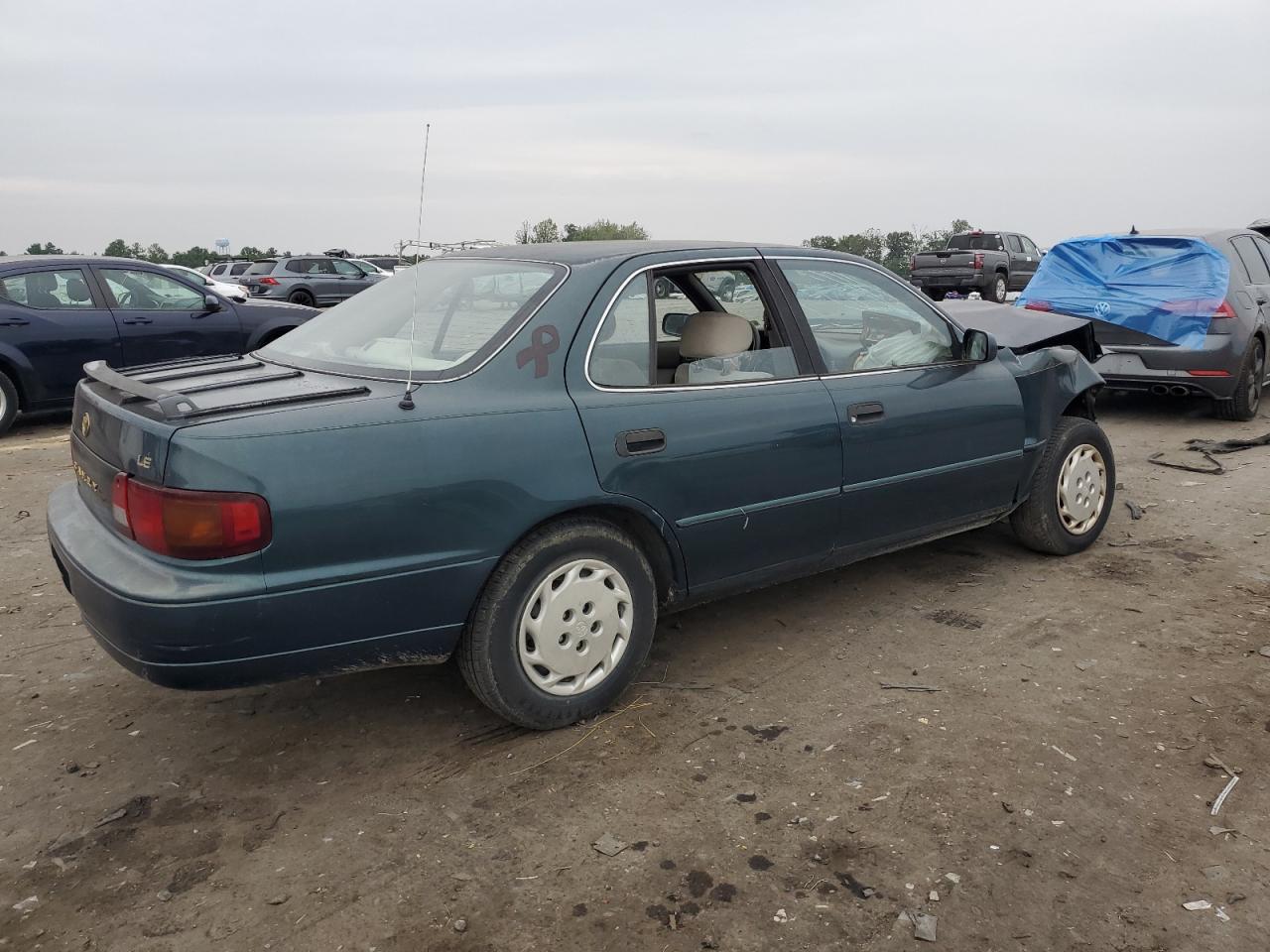 1996 Toyota Camry Dx - Image 3