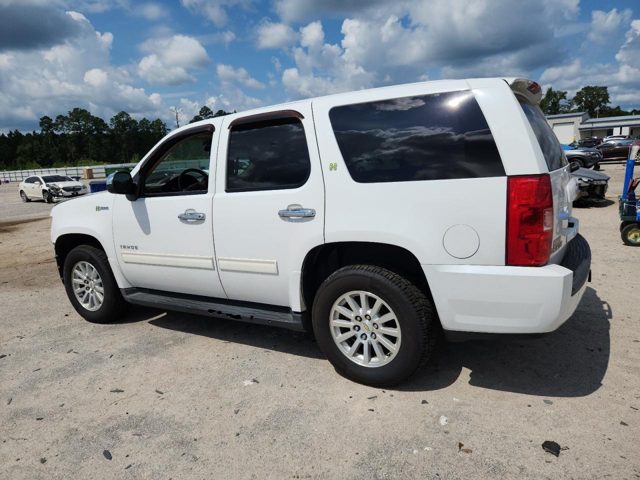 2013 Chevrolet Tahoe Hybrid - Image 2