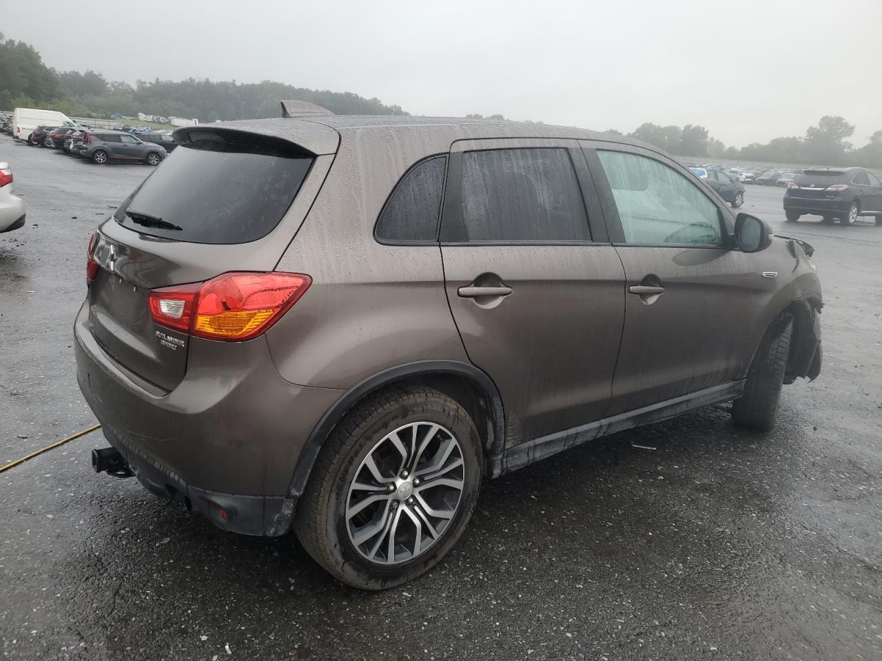 2017 Mitsubishi Outlander Sport Es - Фото 3