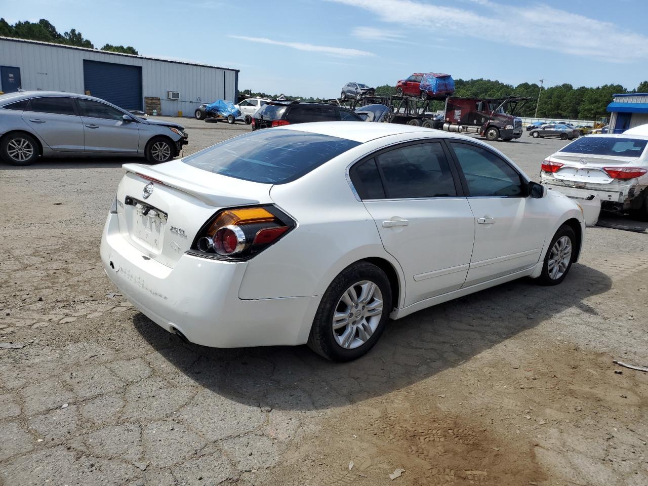 2011 Nissan Altima Base - Фото 3