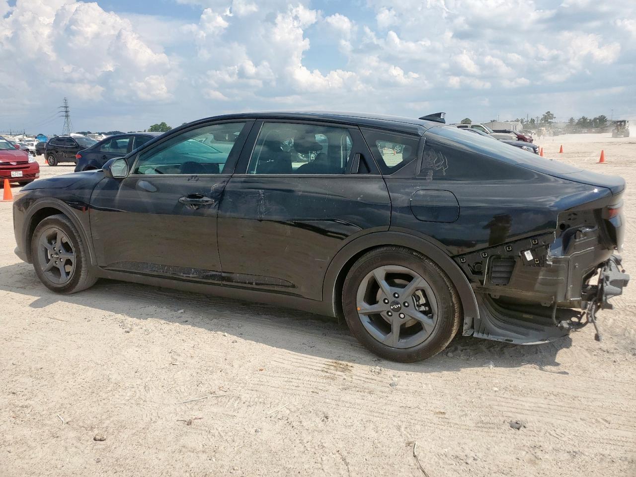 2025 Kia K4 Lx - Image 2