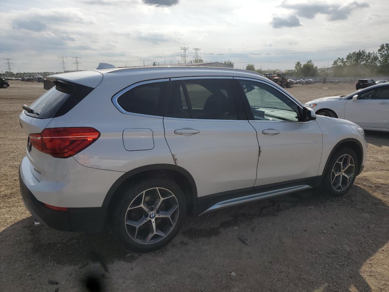 2018 BMW X1 xDrive28I - Фото 3