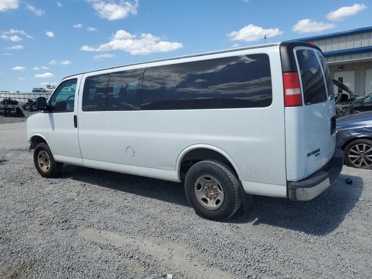 2013 Chevrolet Express G3500 - Фото 2