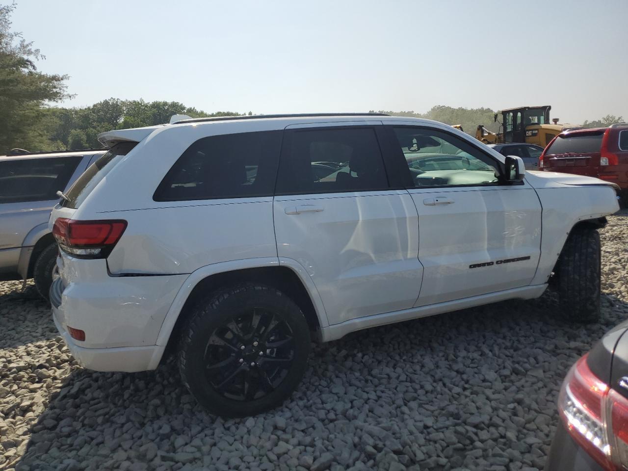 2021 Jeep Grand Cherokee Laredo - Image 3