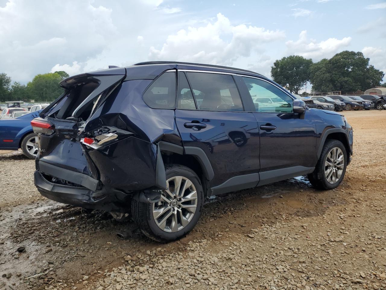 2023 Toyota Rav4 Xle Premium - Фото 3