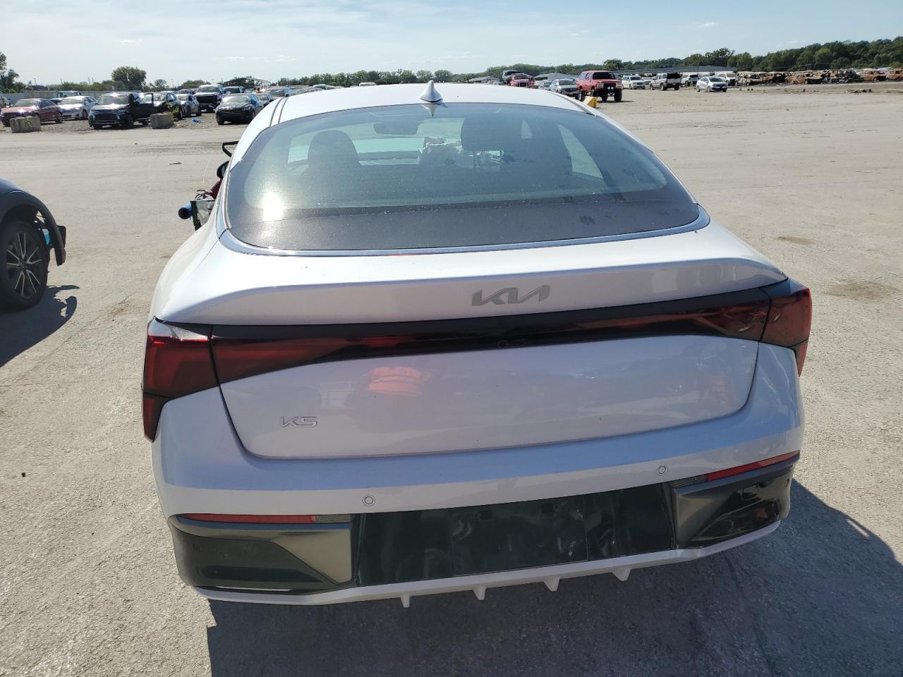 2025 Kia K5 Lxs - Image 6