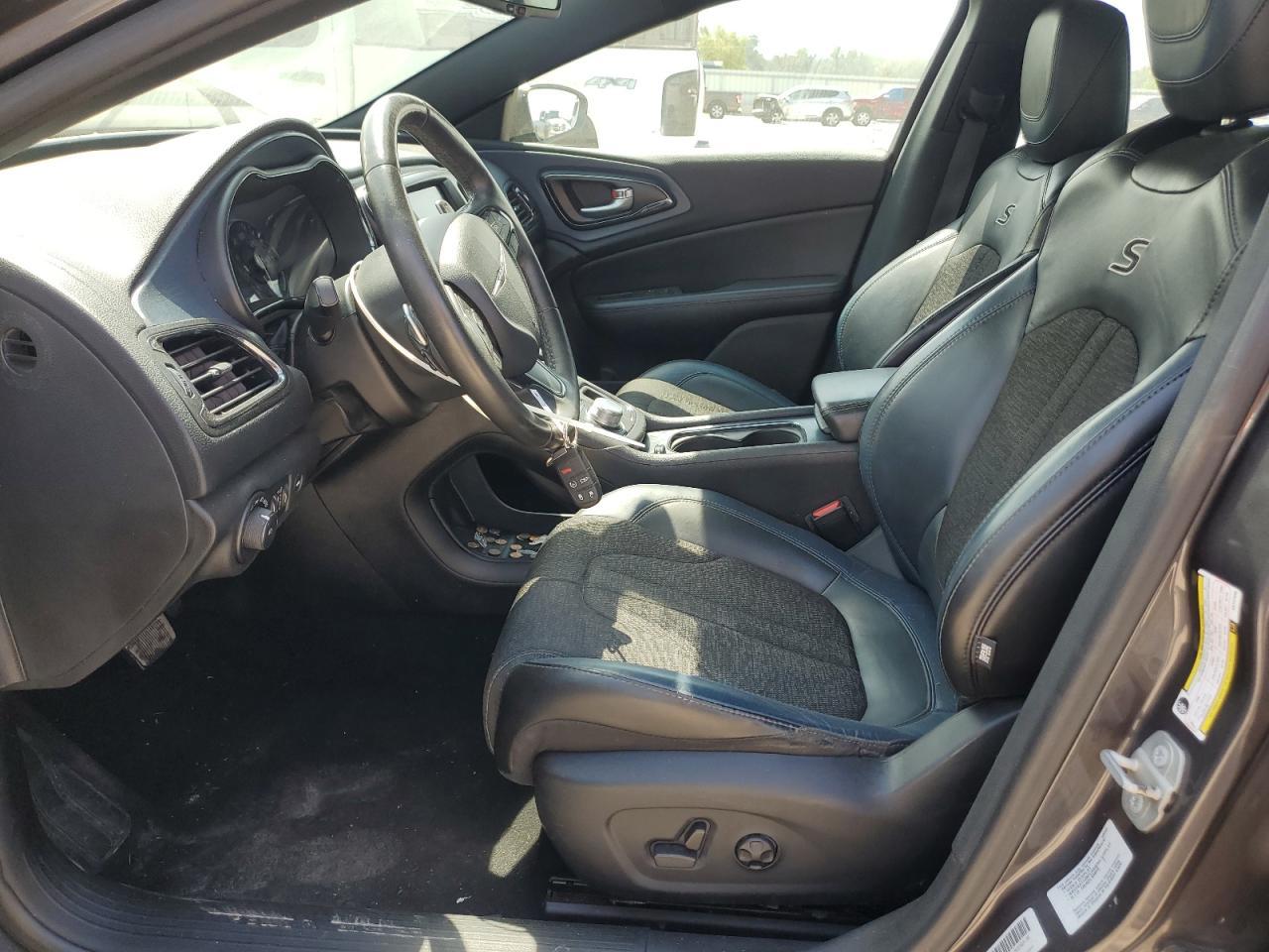 2016 Chrysler 200 S - Фото 7
