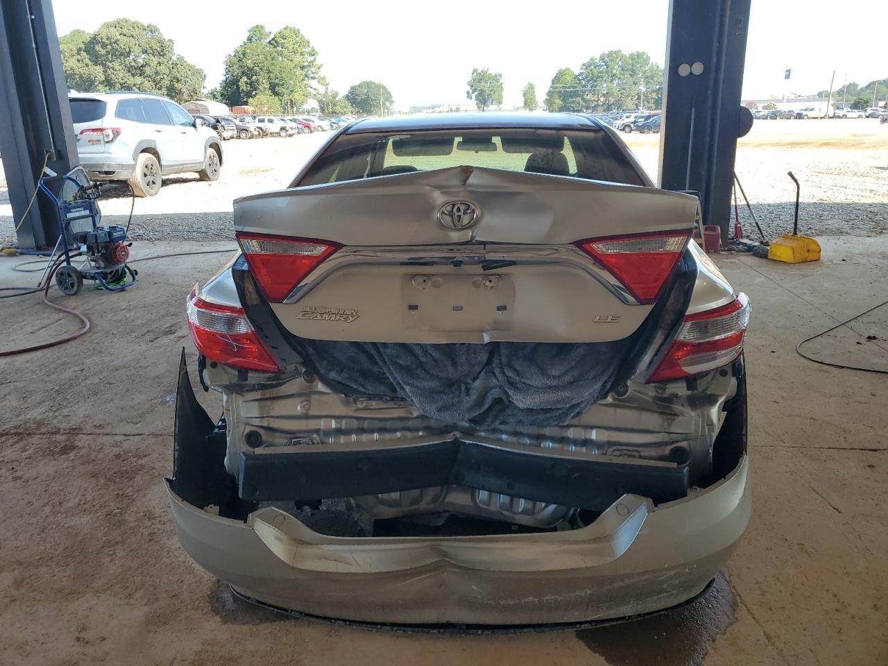 2015 Toyota Camry Le - Фото 6