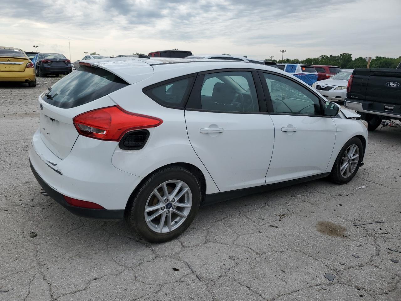 2015 Ford Focus Se - Image 3