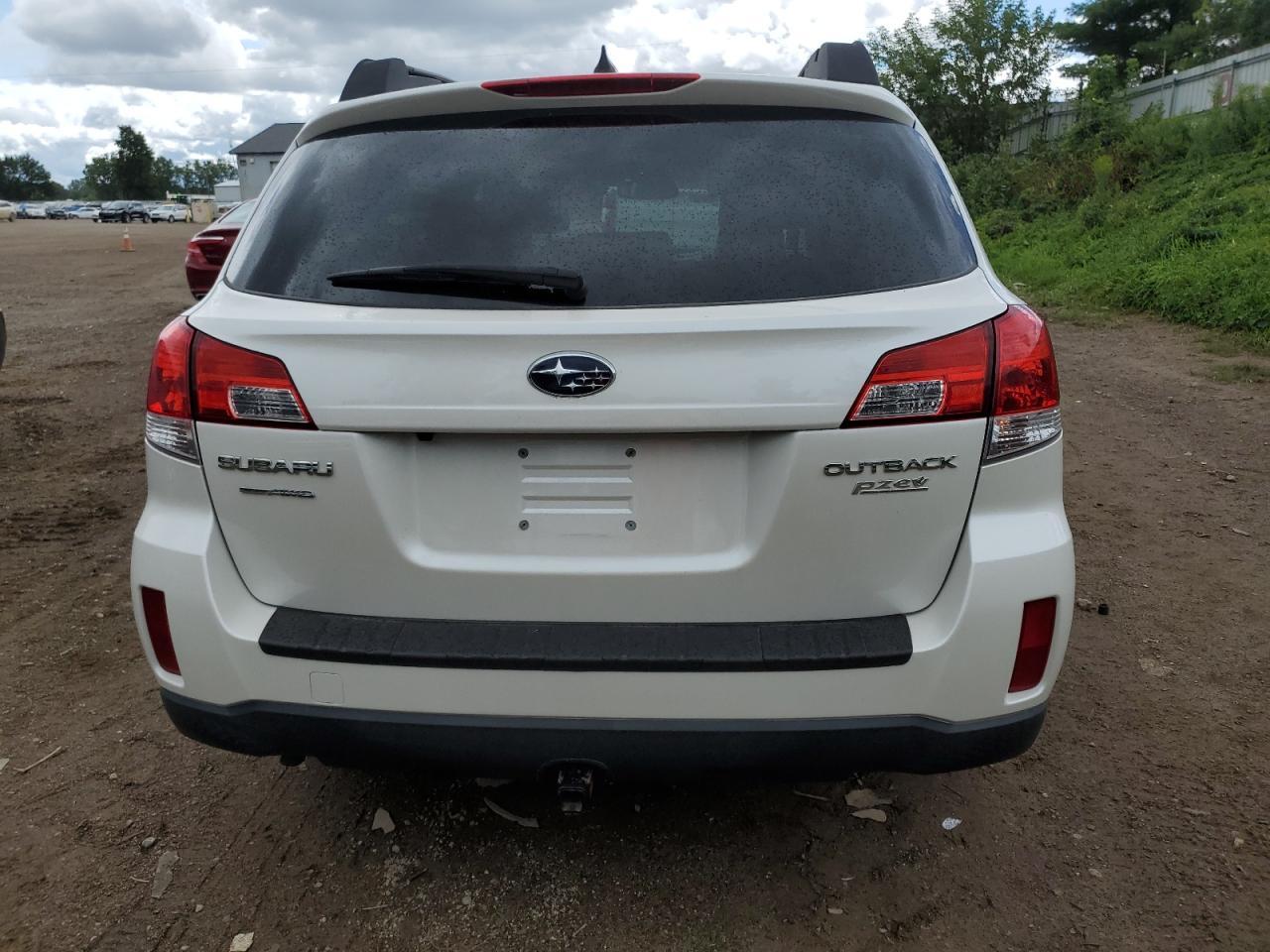 2014 Subaru Outback 2.5I Premium - Image 6