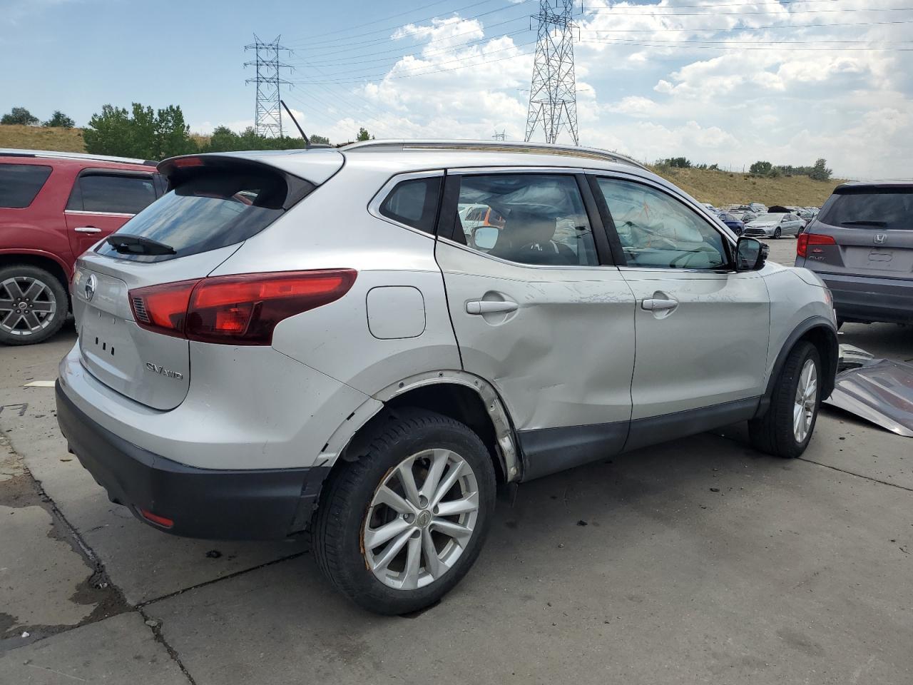 2017 Nissan Rogue Sport S - Image 3