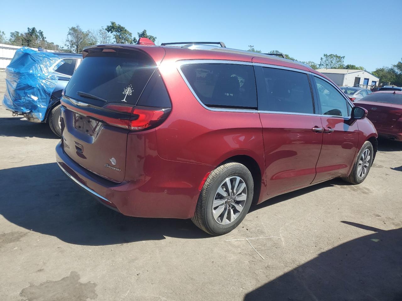 2021 Chrysler Pacifica Hybrid Touring L - Image 3