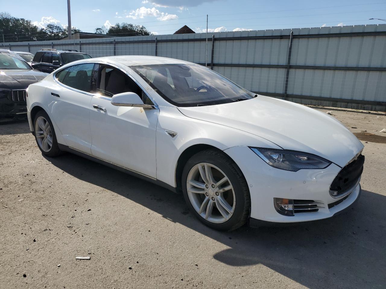 2014 Tesla Model S 4D 85 - Image 4