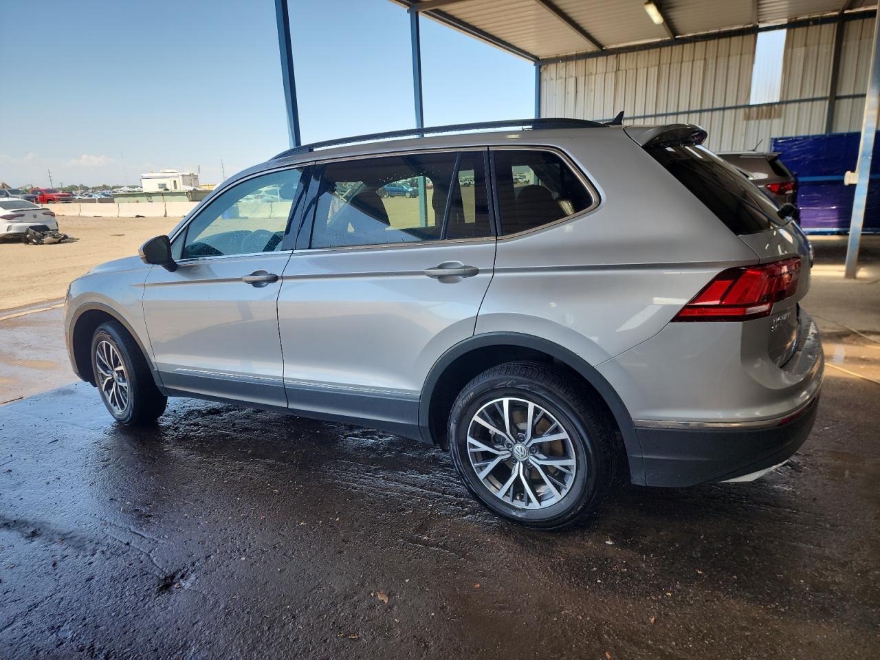 2020 Volkswagen Tiguan Se - Image 2
