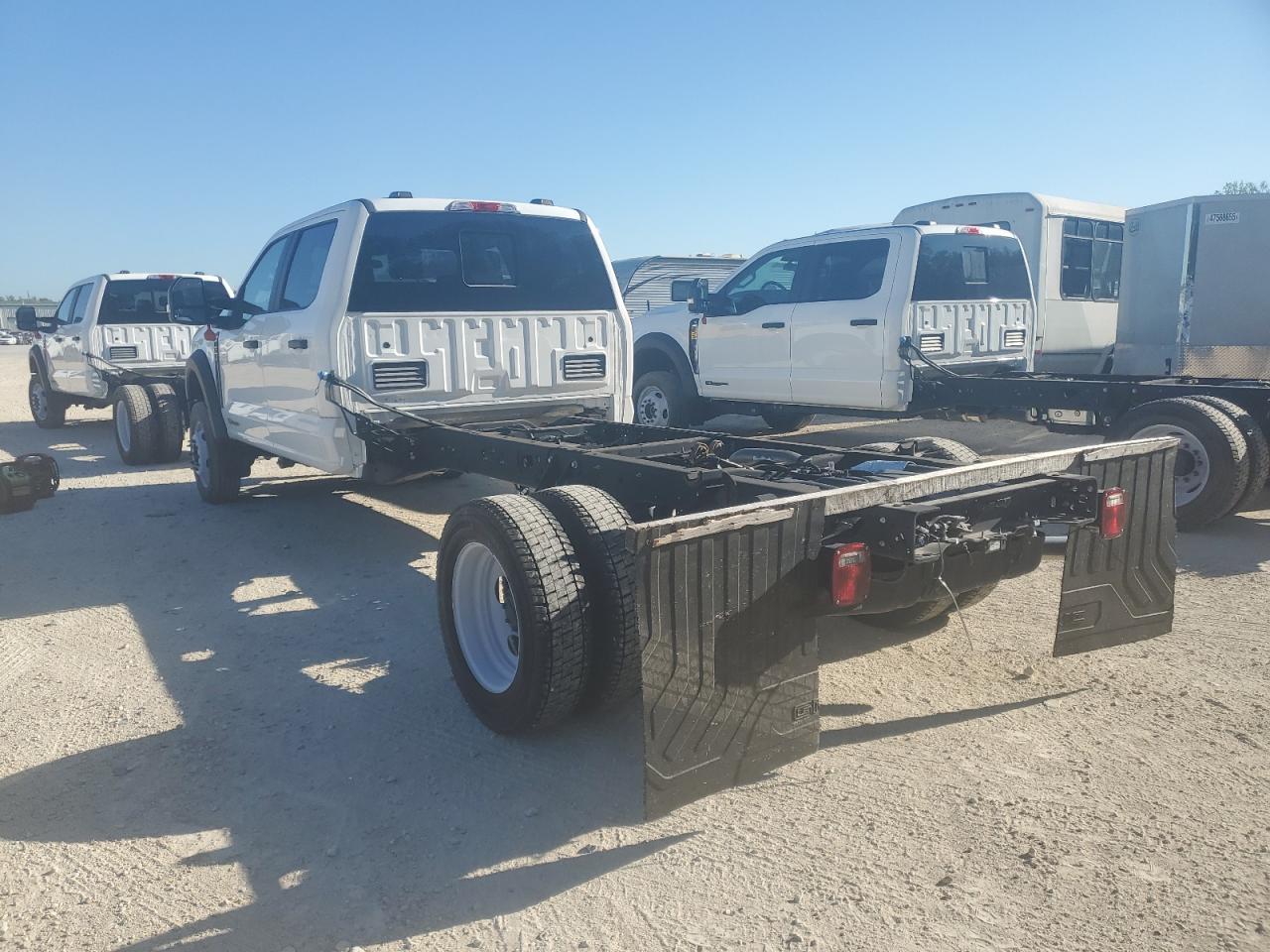 2023 Ford F550 Super Duty Super Duty - Image 2