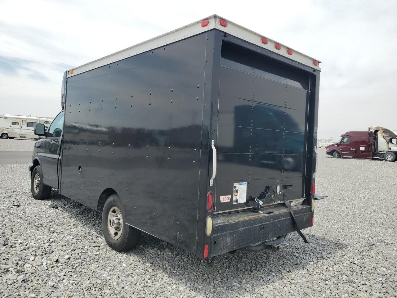 2006 GMC Savana Cutaway G3500 - Фото 2