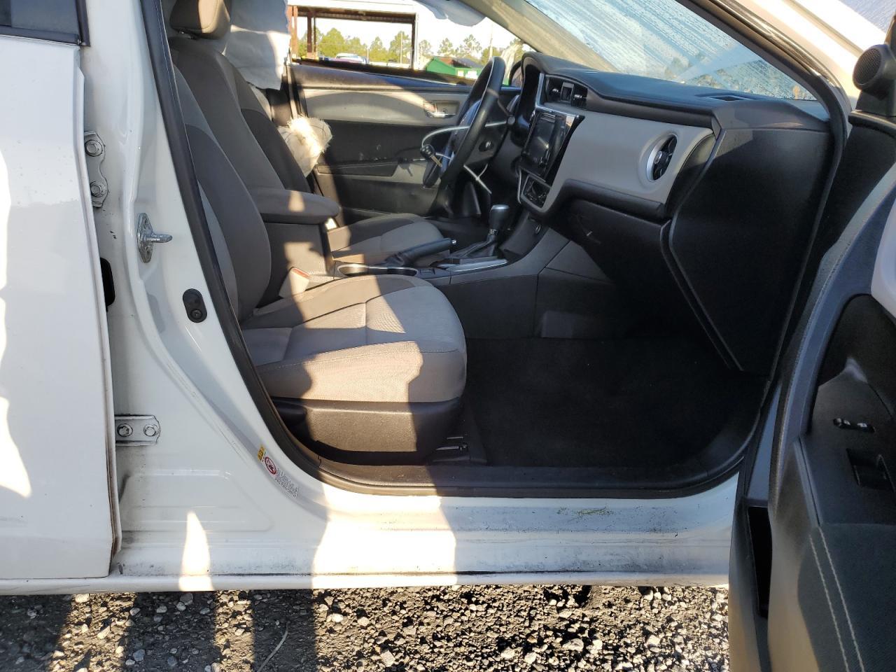 2017 Toyota Corolla L - Image 7