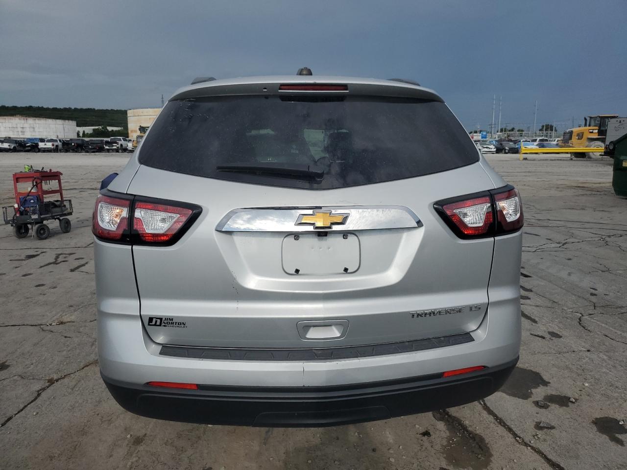 2016 Chevrolet Traverse Ls - Image 6