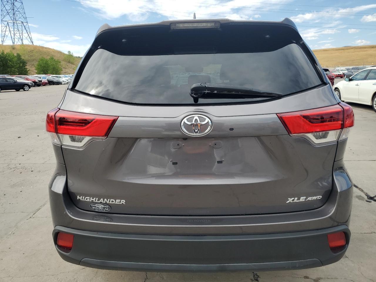 2019 Toyota Highlander Se - Фото 6