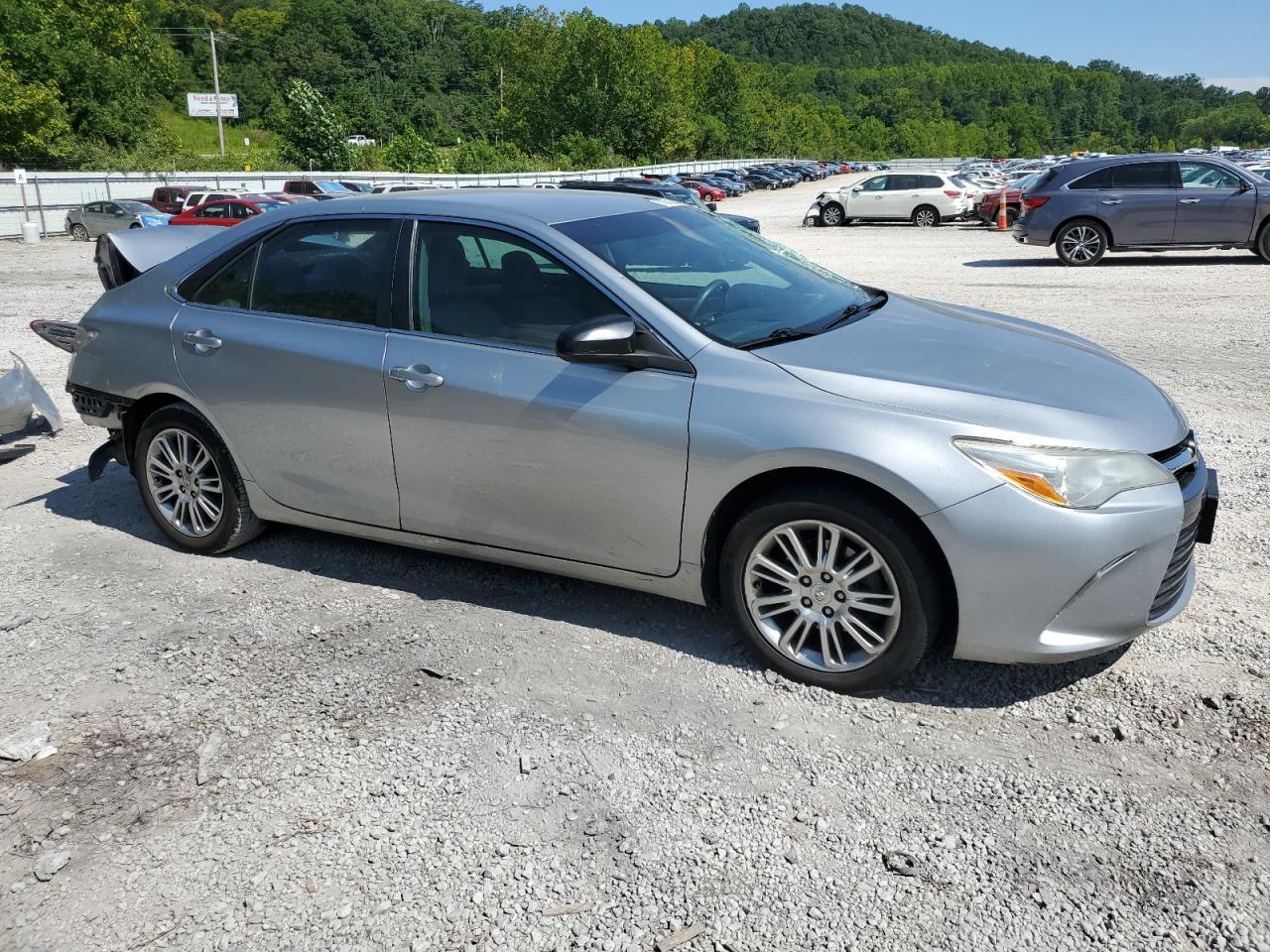 2015 Toyota Camry Le - Image 4