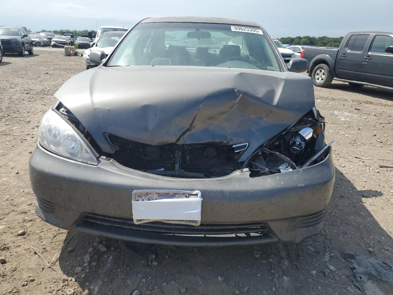 2005 Toyota Camry Le - Image 5